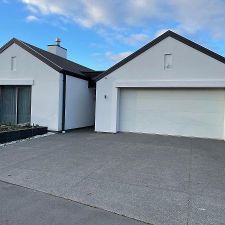 Stunning park side holiday home Christchurch Eksteriør bilde