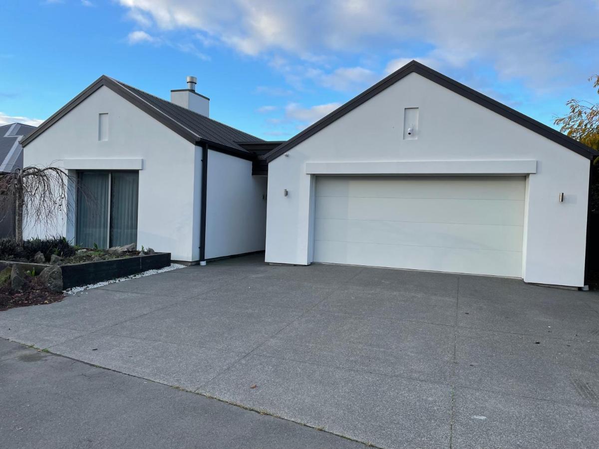 Stunning park side holiday home Christchurch Eksteriør bilde
